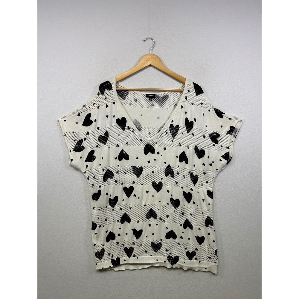 Torrid Heart Print Romantic Plus Size 3X White Black V-Neck Dolman Knit Top